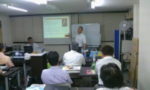 2011年8月定例会杉本会長の写真